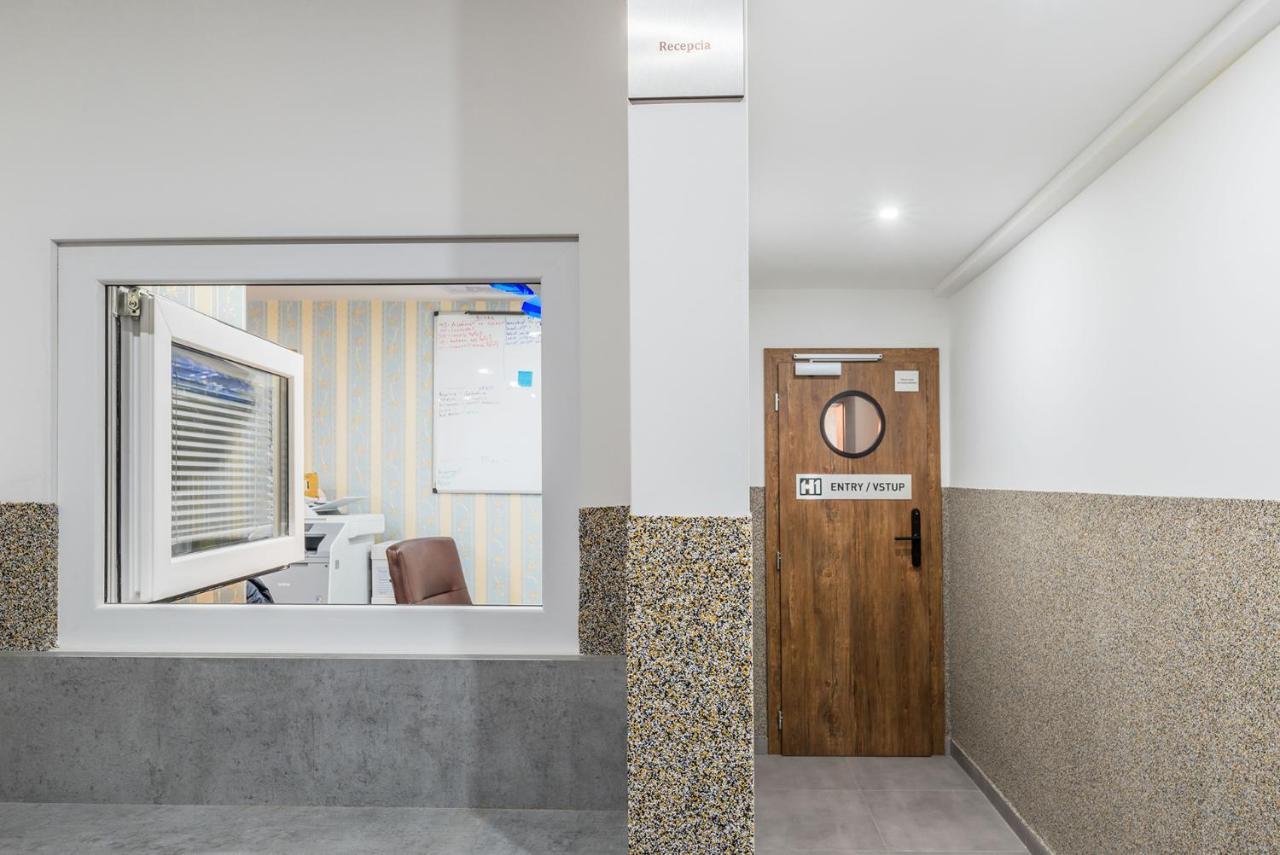Hostel One Prešov Dış mekan fotoğraf